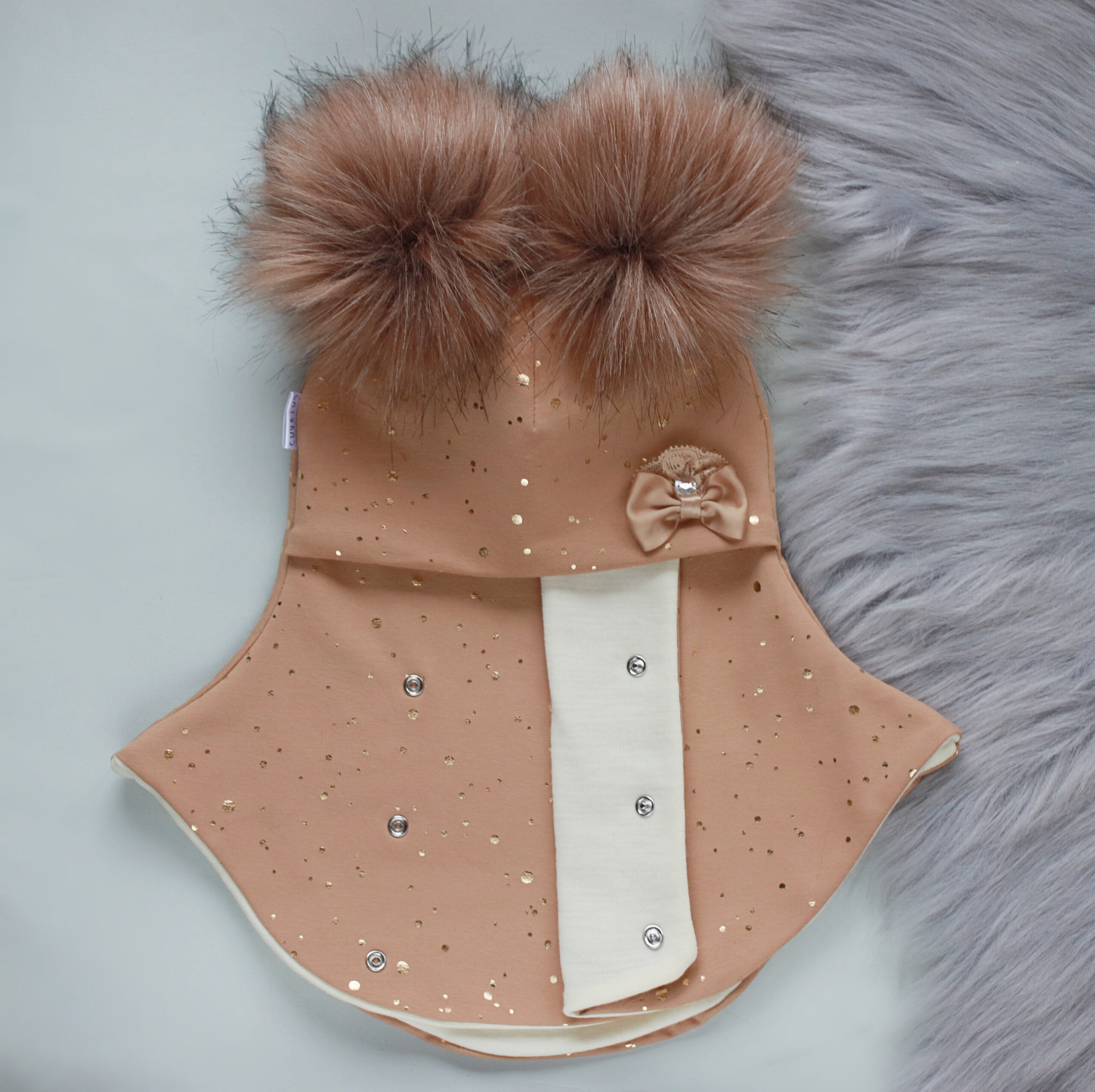 Trukkidega beežikas kuldsete täppidega tuukrimüts - Image 3