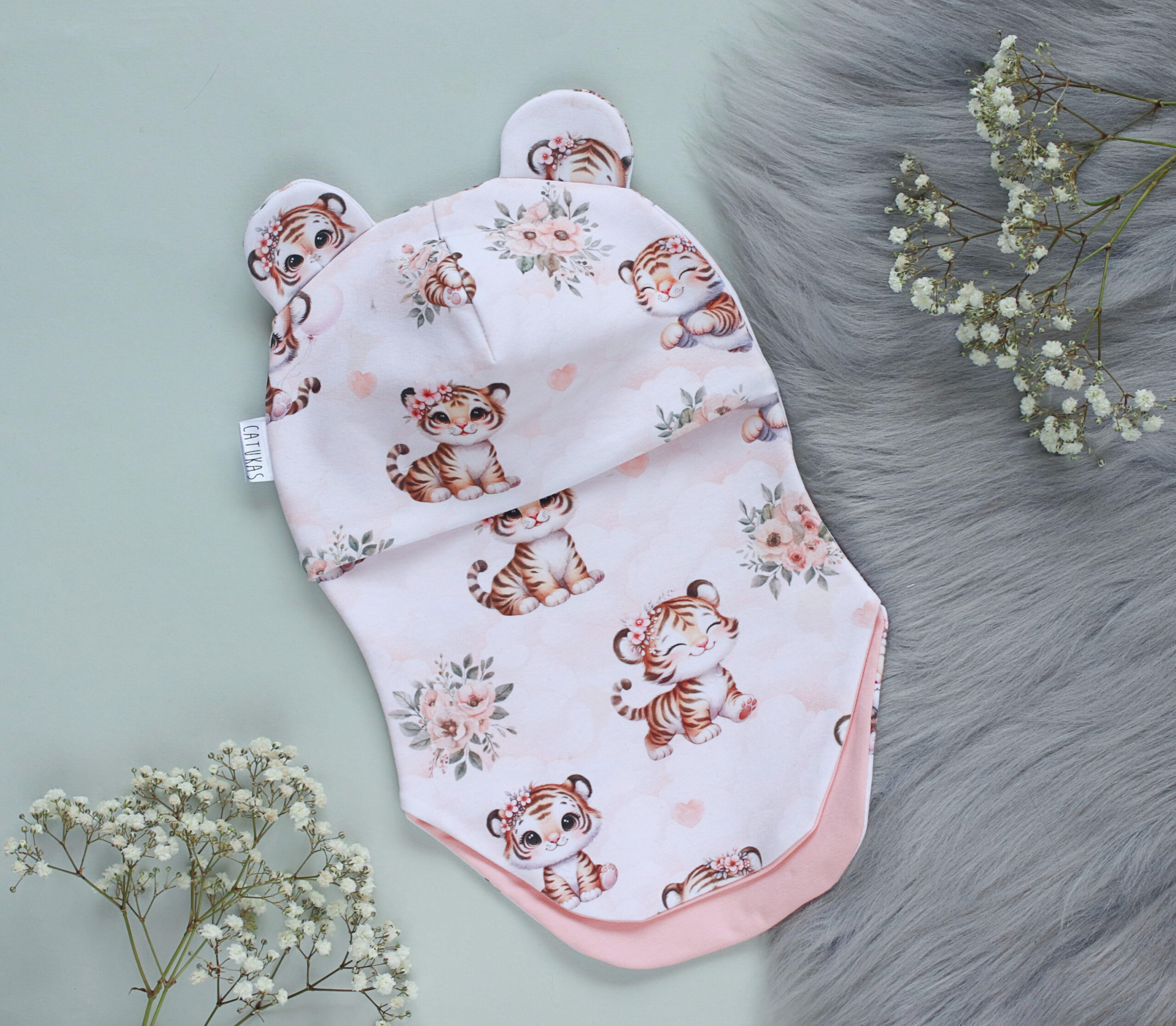 Armas tiigrimustriga tuukrimüts